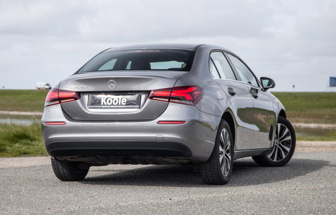 Mercedes-Benz A-Klasse 250 e Business Line CARPLAY / LEER / CAMERA / CRUISE CONTROLE / DEALER ONDERHOUDEN