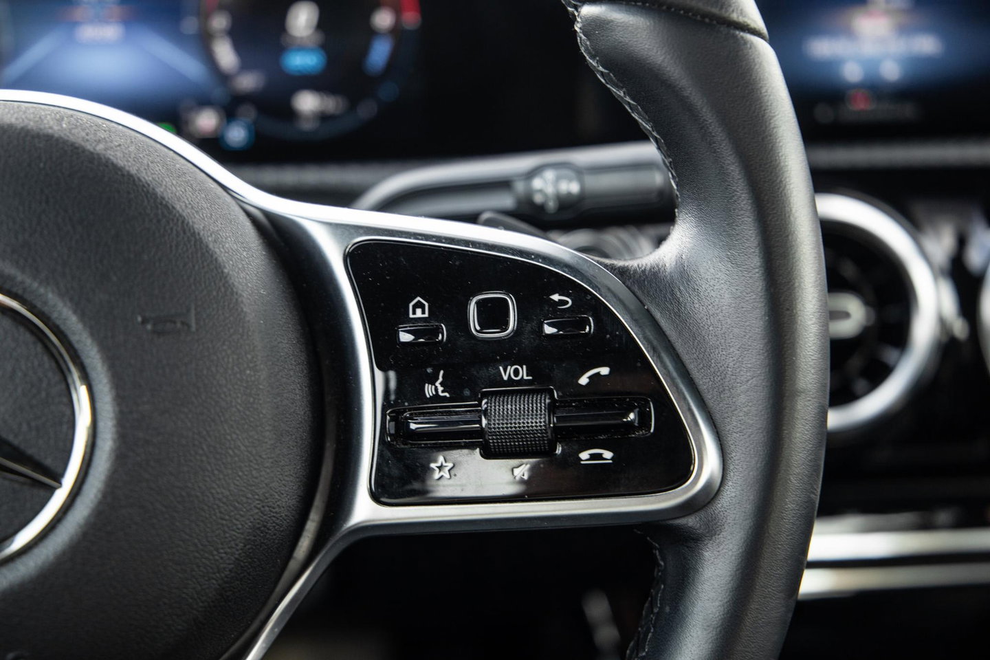 Mercedes-Benz A-Klasse 250 e Business Line CARPLAY / CAMERA / LEER / DEALER ONDERHOUDEN