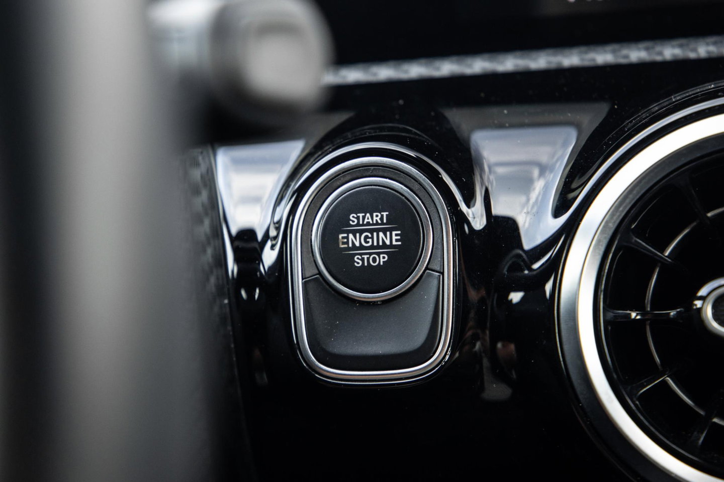 Mercedes-Benz A-Klasse 250 e Business Line CARPLAY / CAMERA / LEER / DEALER ONDERHOUDEN