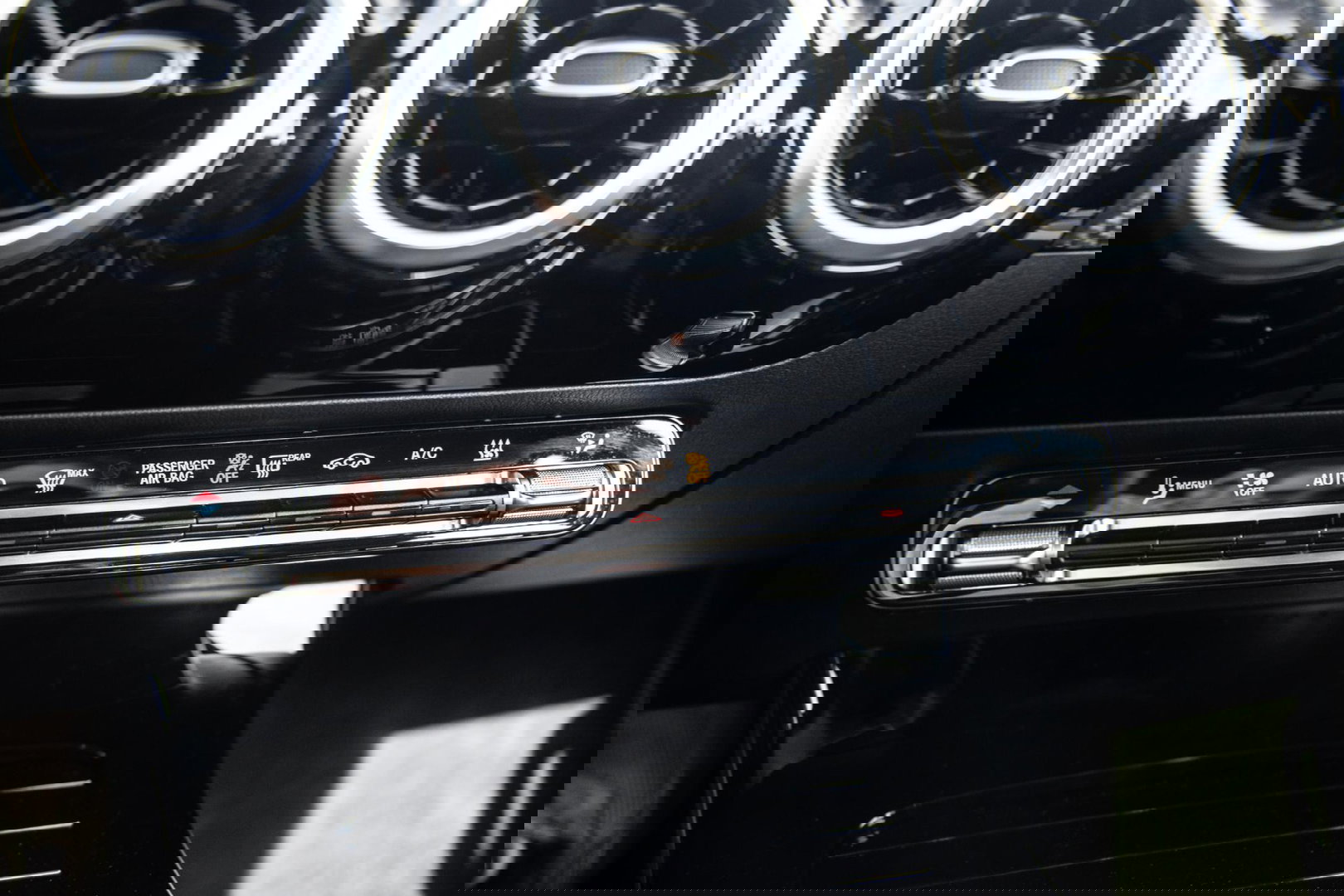 Mercedes-Benz A-Klasse 250 e Business Line CARPLAY / CAMERA / LEER / DEALER ONDERHOUDEN