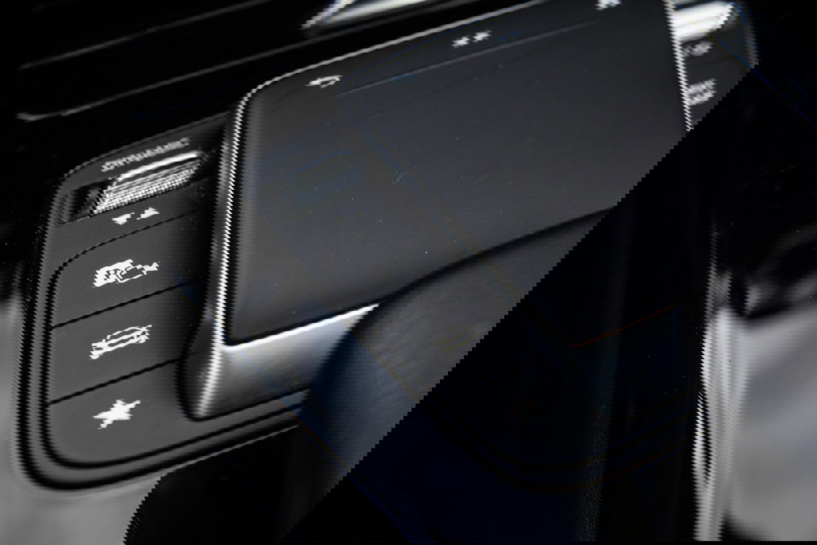 Mercedes-Benz A-Klasse 250 e Business Line CARPLAY / CAMERA / LEER / DEALER ONDERHOUDEN