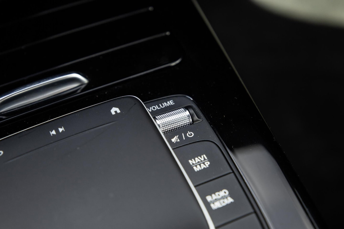 Mercedes-Benz A-Klasse 250 e Business Line CARPLAY / CAMERA / LEER / DEALER ONDERHOUDEN