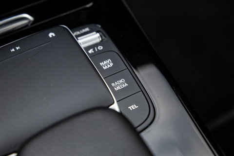 Mercedes-Benz A-Klasse 250 e Business Line CARPLAY / CAMERA / LEER / DEALER ONDERHOUDEN