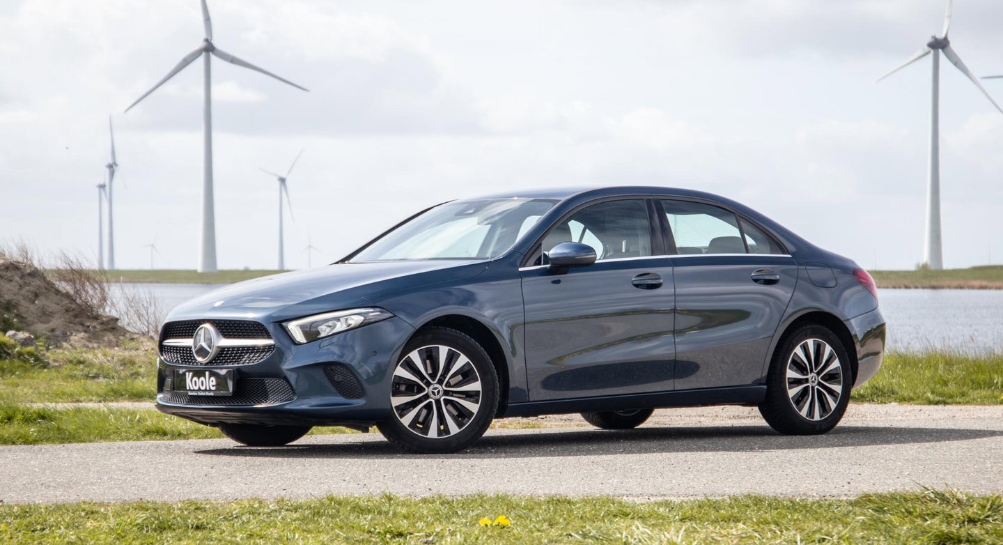Mercedes-Benz A-Klasse 250 e Business Line CARPLAY / CAMERA / LEER / DEALER ONDERHOUDEN