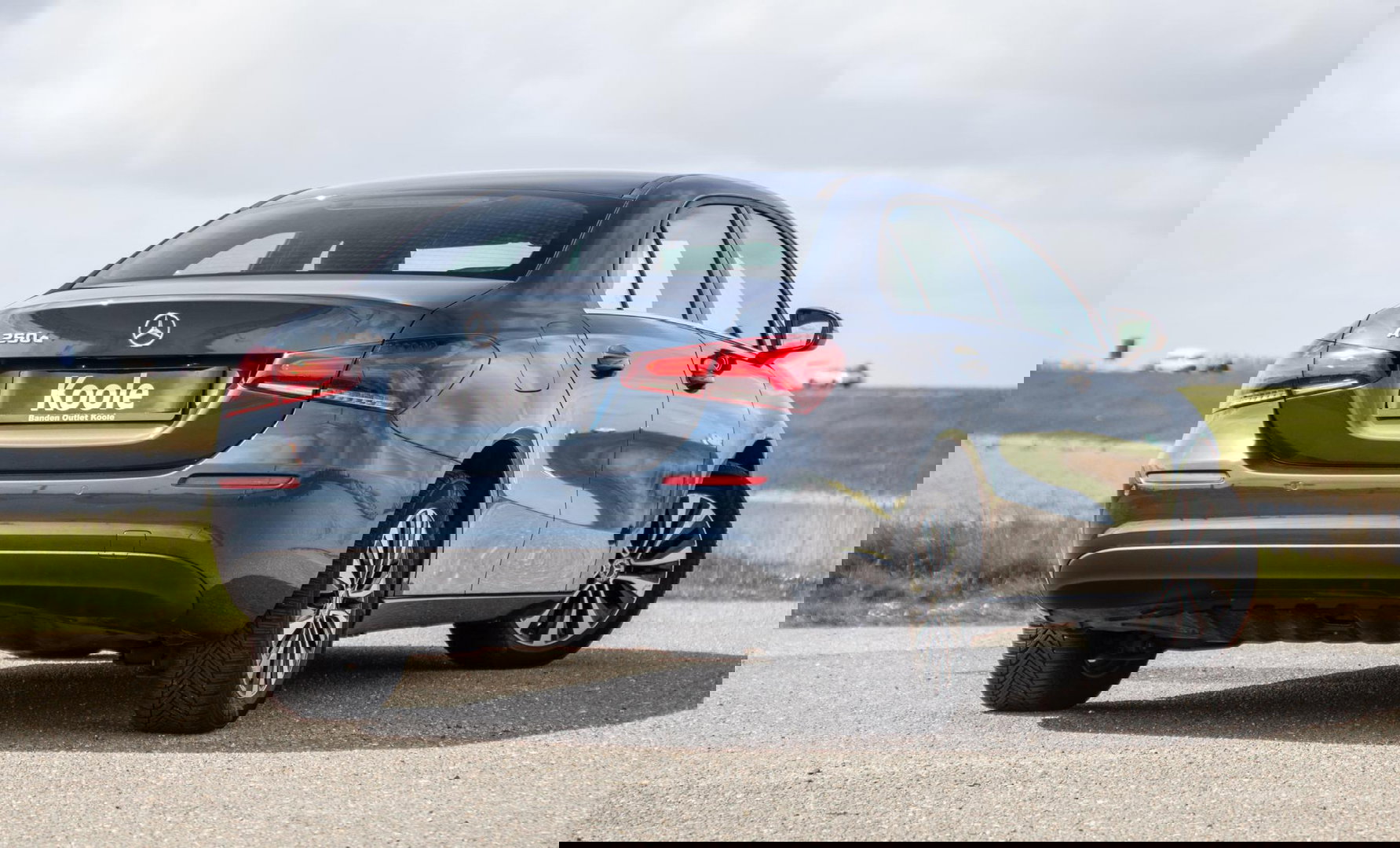 Mercedes-Benz A-Klasse 250 e Business Line CARPLAY / CAMERA / LEER / DEALER ONDERHOUDEN