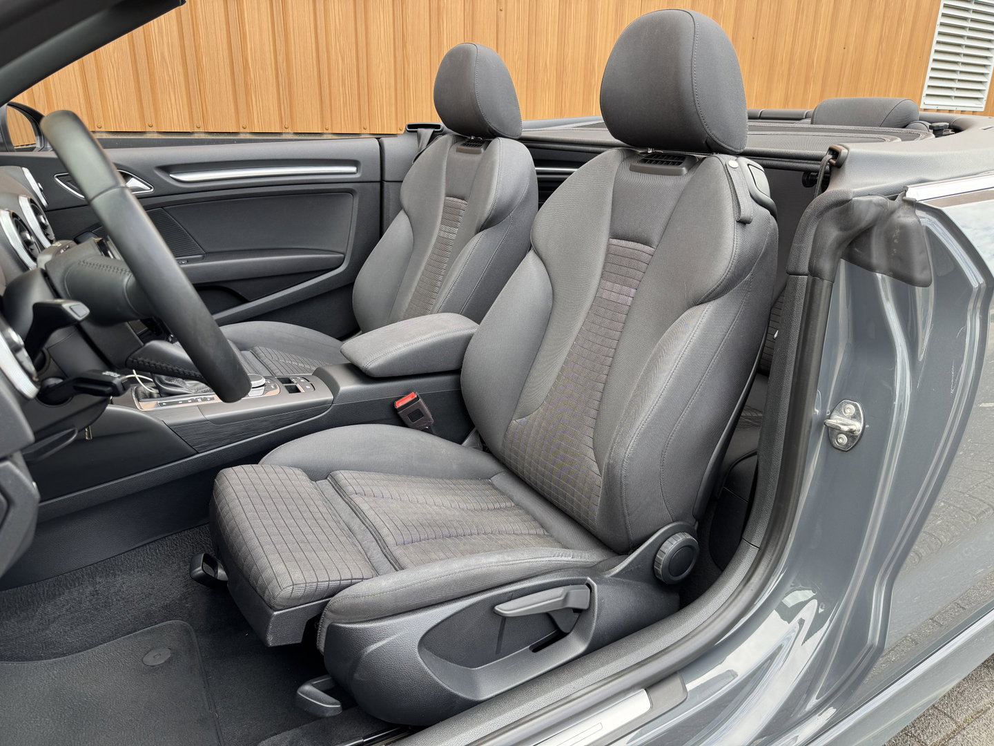 Audi A3 Cabriolet 35 TFSI CoD Design Pro Line Plus | S Line | 150 Pk | Apple Carplay | Android Auto | Nekverwarming | Stuurverwarming | Stoelverwarming | Adaptieve Cruise Control | Lane Assist |