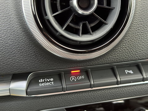 Audi A3 Cabriolet 35 TFSI CoD Design Pro Line Plus | S Line | 150 Pk | Apple Carplay | Android Auto | Nekverwarming | Stuurverwarming | Stoelverwarming | Adaptieve Cruise Control | Lane Assist |