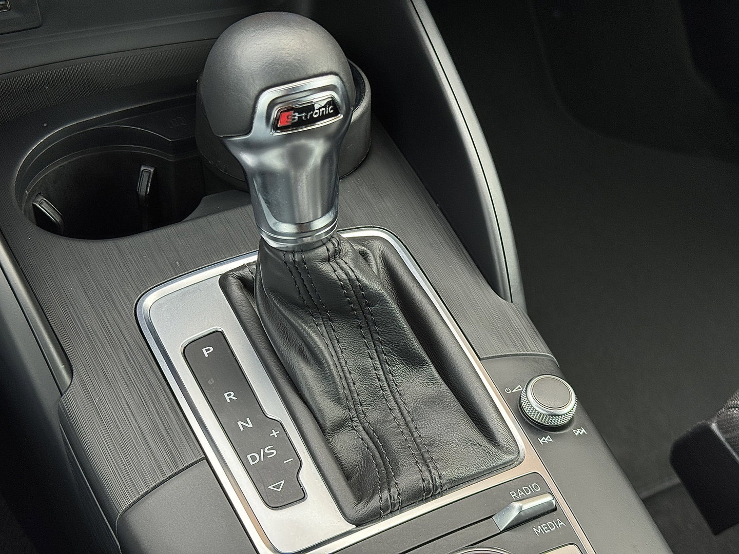 Audi A3 Cabriolet 35 TFSI CoD Design Pro Line Plus | S Line | 150 Pk | Apple Carplay | Android Auto | Nekverwarming | Stuurverwarming | Stoelverwarming | Adaptieve Cruise Control | Lane Assist |