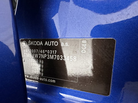 Škoda Superb Combi 1.4 TSI iV Sportline Business (Plug-in) (INCL.BTW) *PANO | ADAPTIVE-CRUISE | LEATHER-MICROFIBRE | FULL-LED | BLINDSPOT | MEMORY-PACK | TOP-VIEW | HEATED-COMFORTSEATS | KEYLESS | DIGI-COCKPIT | NAVI-FULLMAP | ECC | PDC | 19''ALU*