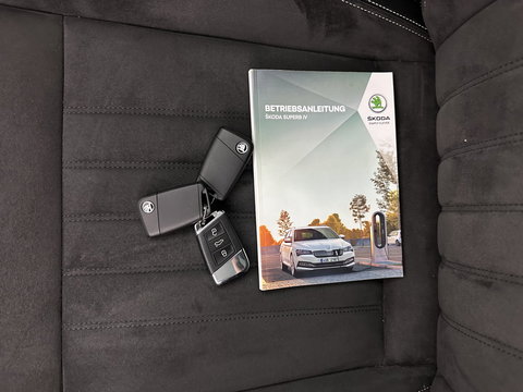 Škoda Superb Combi 1.4 TSI iV Sportline Business (Plug-in) (INCL.BTW) *PANO | ADAPTIVE-CRUISE | LEATHER-MICROFIBRE | FULL-LED | BLINDSPOT | MEMORY-PACK | TOP-VIEW | HEATED-COMFORTSEATS | KEYLESS | DIGI-COCKPIT | NAVI-FULLMAP | ECC | PDC | 19''ALU*