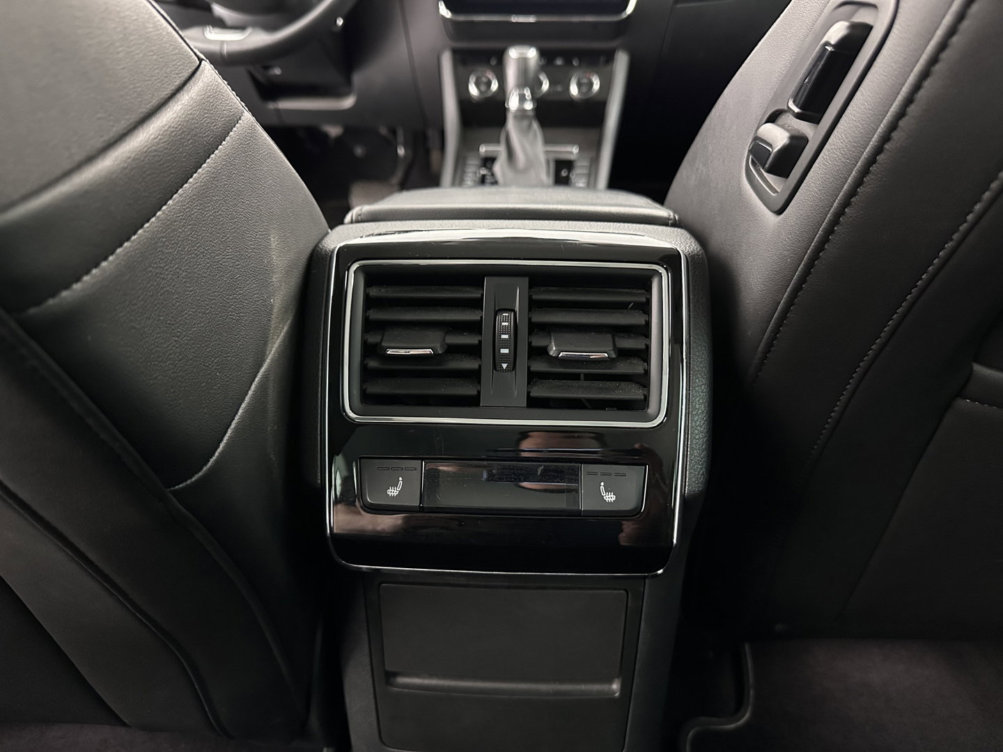 Škoda Superb Combi 1.4 TSI iV Sportline Business (Plug-in) (INCL.BTW) *PANO | ADAPTIVE-CRUISE | LEATHER-MICROFIBRE | FULL-LED | BLINDSPOT | MEMORY-PACK | TOP-VIEW | HEATED-COMFORTSEATS | KEYLESS | DIGI-COCKPIT | NAVI-FULLMAP | ECC | PDC | 19''ALU*