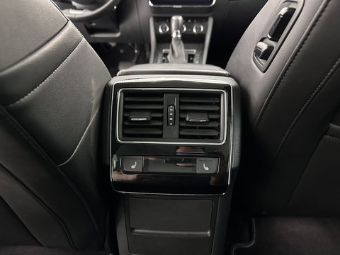 Škoda Superb Combi 1.4 TSI iV Sportline Business (Plug-in) (INCL.BTW) *PANO | ADAPTIVE-CRUISE | LEATHER-MICROFIBRE | FULL-LED | BLINDSPOT | MEMORY-PACK | TOP-VIEW | HEATED-COMFORTSEATS | KEYLESS | DIGI-COCKPIT | NAVI-FULLMAP | ECC | PDC | 19''ALU*