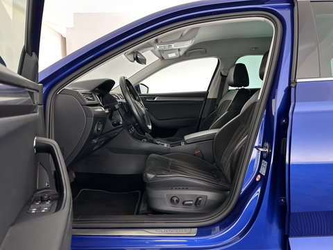 Škoda Superb Combi 1.4 TSI iV Sportline Business (Plug-in) (INCL.BTW) *PANO | ADAPTIVE-CRUISE | LEATHER-MICROFIBRE | FULL-LED | BLINDSPOT | MEMORY-PACK | TOP-VIEW | HEATED-COMFORTSEATS | KEYLESS | DIGI-COCKPIT | NAVI-FULLMAP | ECC | PDC | 19''ALU*