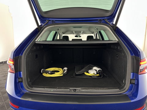 Škoda Superb Combi 1.4 TSI iV Sportline Business (Plug-in) (INCL.BTW) *PANO | ADAPTIVE-CRUISE | LEATHER-MICROFIBRE | FULL-LED | BLINDSPOT | MEMORY-PACK | TOP-VIEW | HEATED-COMFORTSEATS | KEYLESS | DIGI-COCKPIT | NAVI-FULLMAP | ECC | PDC | 19''ALU*