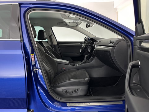 Škoda Superb Combi 1.4 TSI iV Sportline Business (Plug-in) (INCL.BTW) *PANO | ADAPTIVE-CRUISE | LEATHER-MICROFIBRE | FULL-LED | BLINDSPOT | MEMORY-PACK | TOP-VIEW | HEATED-COMFORTSEATS | KEYLESS | DIGI-COCKPIT | NAVI-FULLMAP | ECC | PDC | 19''ALU*