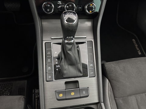Škoda Superb Combi 1.4 TSI iV Sportline Business (Plug-in) (INCL.BTW) *PANO | ADAPTIVE-CRUISE | LEATHER-MICROFIBRE | FULL-LED | BLINDSPOT | MEMORY-PACK | TOP-VIEW | HEATED-COMFORTSEATS | KEYLESS | DIGI-COCKPIT | NAVI-FULLMAP | ECC | PDC | 19''ALU*