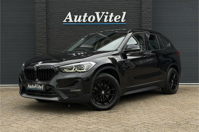 BMW X1 - xDrive25e | Panodak | Elektrische Klep | PDC A | LED | Apple Carplay | DAB | 20x op voorraad !