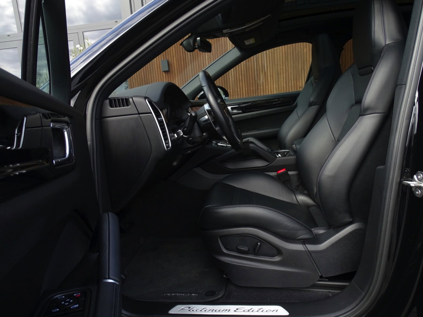 Porsche Cayenne Coupé 3.0 462PK E-Hybrid Platinum Ed. / Bose / LED