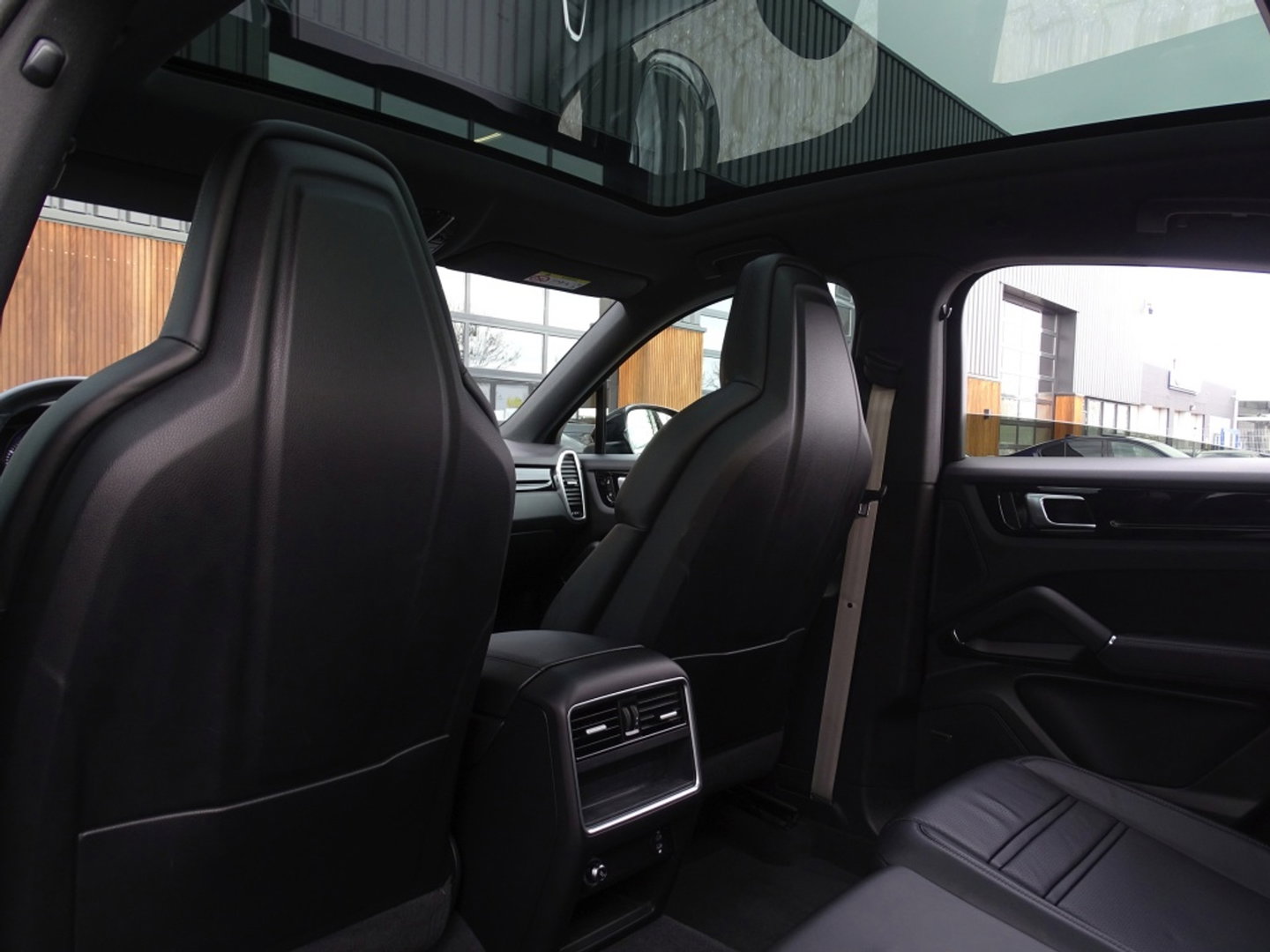 Porsche Cayenne Coupé 3.0 462PK E-Hybrid Platinum Ed. / Bose / LED