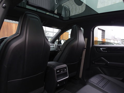Porsche Cayenne Coupé 3.0 462PK E-Hybrid Platinum Ed. / Bose / LED