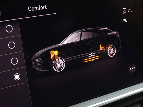 Porsche Cayenne Coupé 3.0 462PK E-Hybrid Platinum Ed. / Bose / LED