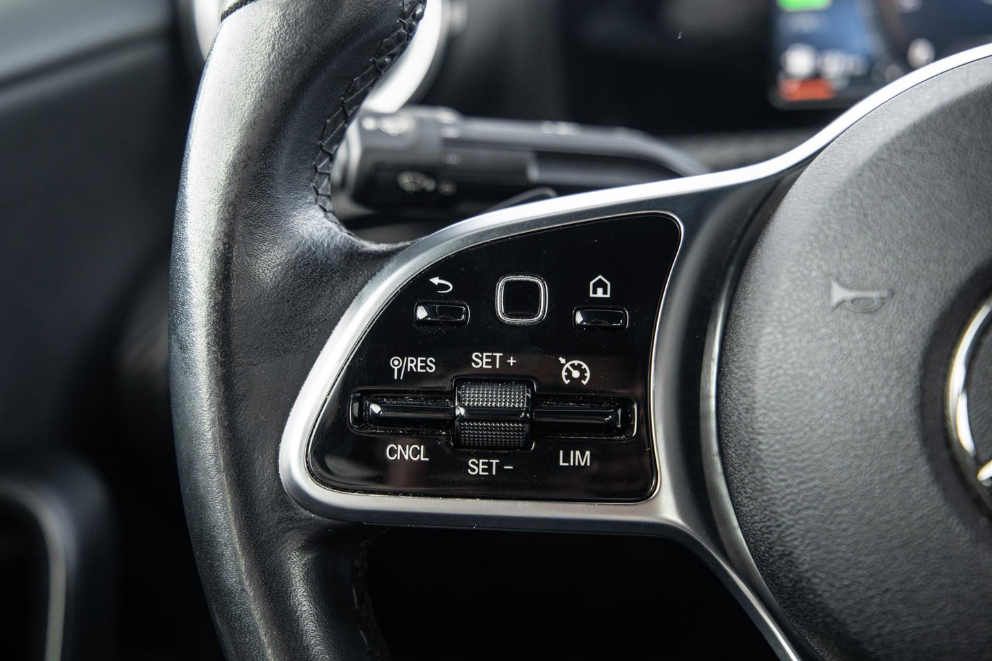 Mercedes-Benz A-Klasse 250 e Business Line CARPLAY / LEER / CAMERA / CRUISE CONTROLE / DEALER ONDERHOUDEN