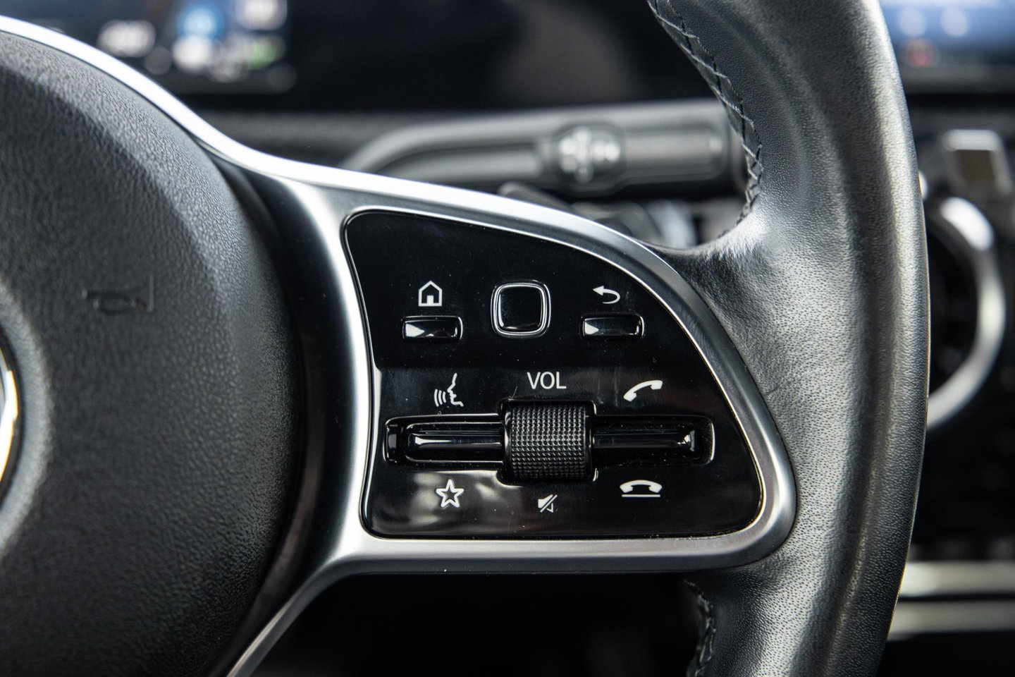 Mercedes-Benz A-Klasse 250 e Business Line CARPLAY / LEER / CAMERA / CRUISE CONTROLE / DEALER ONDERHOUDEN