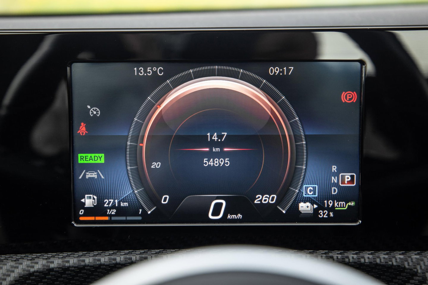 Mercedes-Benz A-Klasse 250 e Business Line CARPLAY / LEER / CAMERA / CRUISE CONTROLE / DEALER ONDERHOUDEN