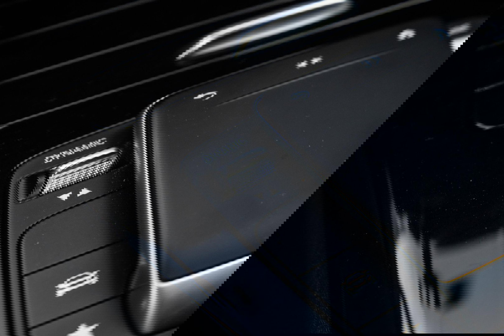 Mercedes-Benz A-Klasse 250 e Business Line CARPLAY / LEER / CAMERA / CRUISE CONTROLE / DEALER ONDERHOUDEN