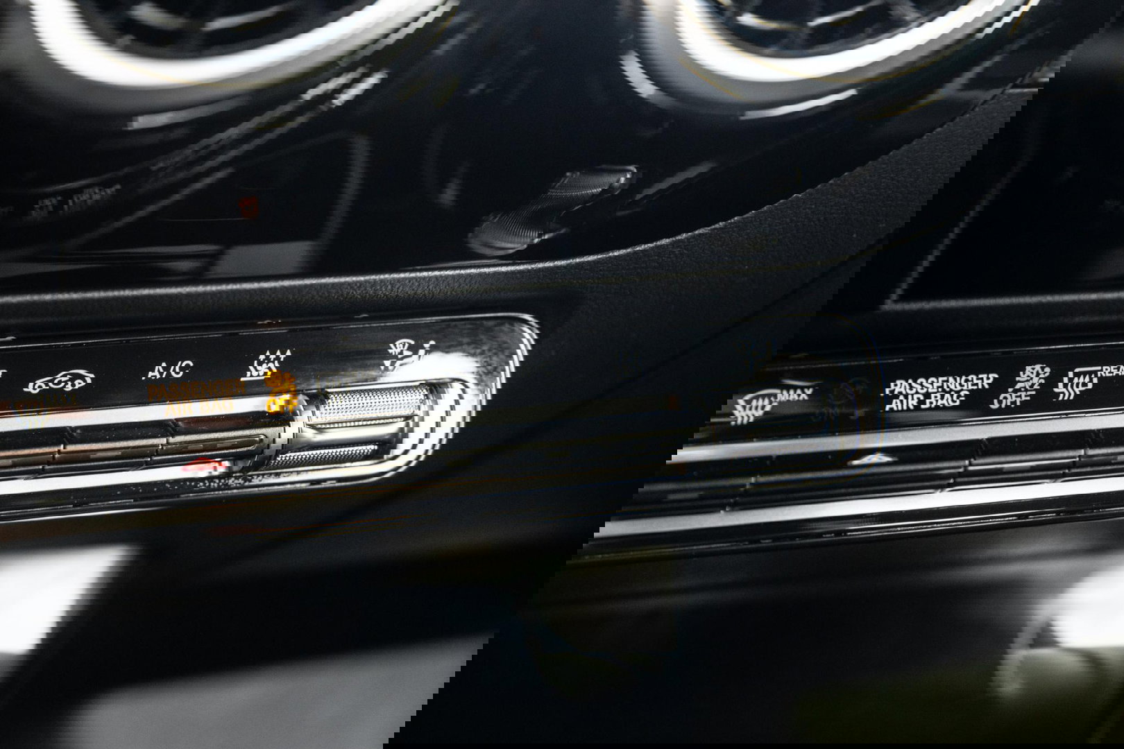 Mercedes-Benz A-Klasse 250 e Business Line CARPLAY / LEER / CAMERA / CRUISE CONTROLE / DEALER ONDERHOUDEN