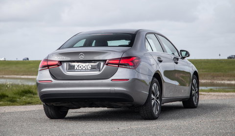 Mercedes-Benz A-Klasse 250 e Business Line CARPLAY / LEER / CAMERA / CRUISE CONTROLE / DEALER ONDERHOUDEN