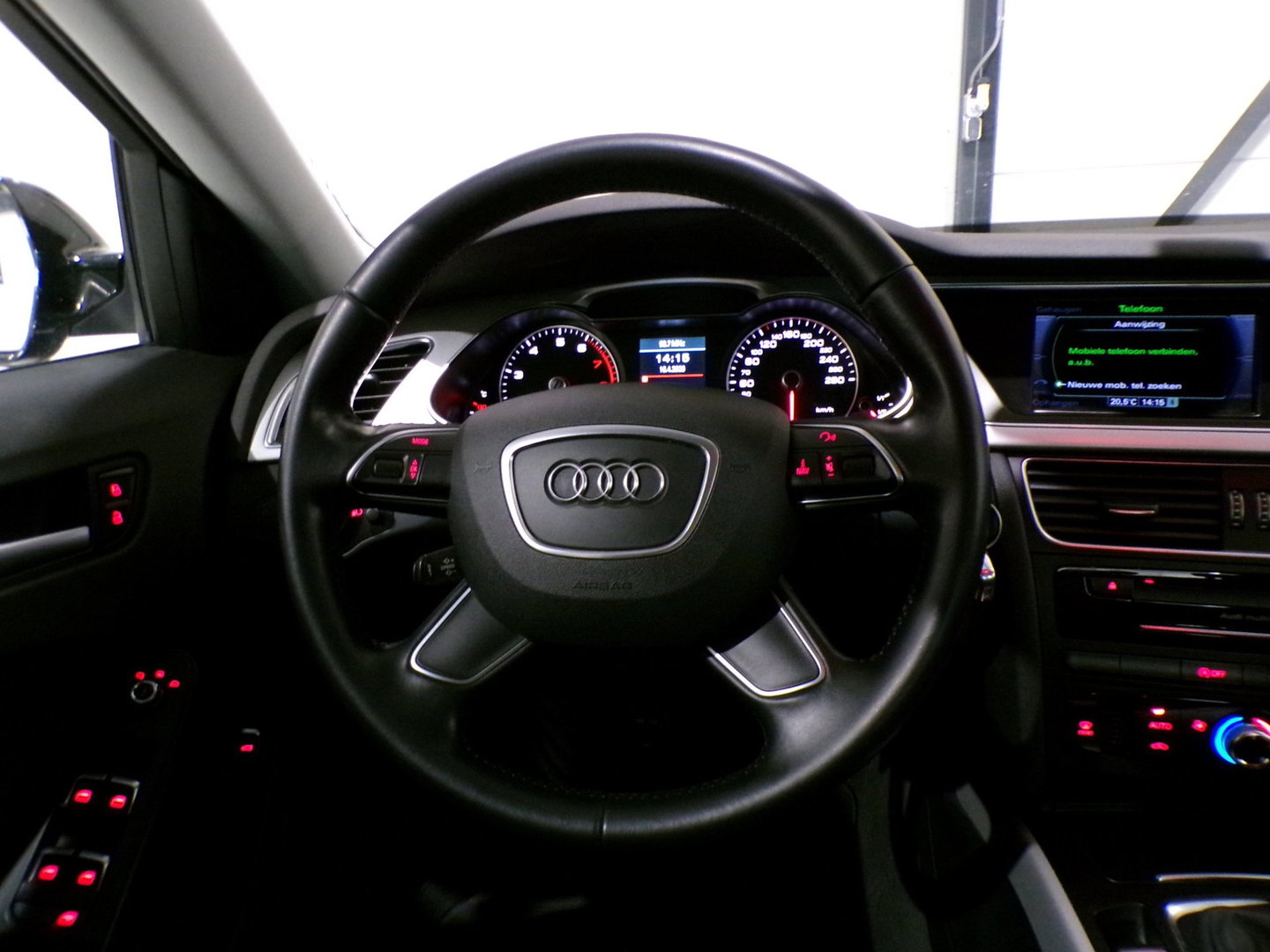 Audi A4 Limousine 1.8 TFSI Advance "Origineel NL!" 1e eigenaar! Xenon-LED Navigatie Bluetooth Parkeersensoren Cruise-control