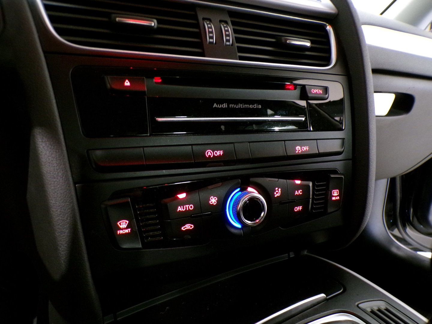 Audi A4 Limousine 1.8 TFSI Advance "Origineel NL!" 1e eigenaar! Xenon-LED Navigatie Bluetooth Parkeersensoren Cruise-control