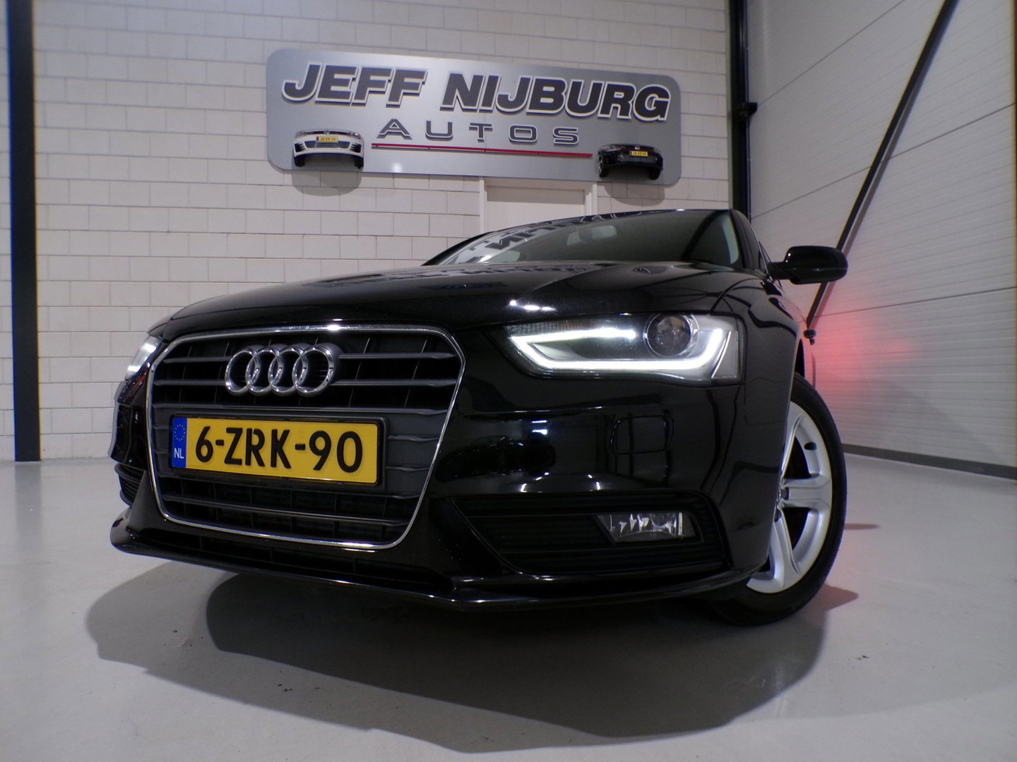 Audi A4 Limousine 1.8 TFSI Advance "Origineel NL!" 1e eigenaar! Xenon-LED Navigatie Bluetooth Parkeersensoren Cruise-control
