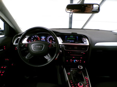 Audi A4 Limousine 1.8 TFSI Advance "Origineel NL!" 1e eigenaar! Xenon-LED Navigatie Bluetooth Parkeersensoren Cruise-control