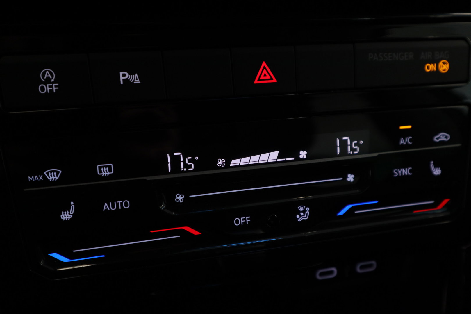 Volkswagen T-Cross 1.0 TSI Style Navigatie Full-led Adaptive-Cruise 24 Maanden garantie* (Vraag naar de voorwaarden)