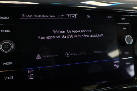 Volkswagen T-Cross 1.0 TSI Style Navigatie Full-led Adaptive-Cruise 24 Maanden garantie* (Vraag naar de voorwaarden)