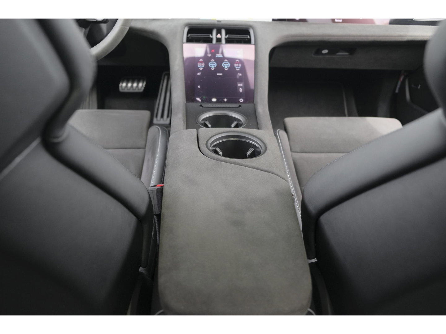 Porsche Taycan Sport Turismo GTS 598pk 93 kWh Panoramadak *SOH 93%* *incl BTW* Bijrijdersdisplay Rear seat entertainment Head-up Bose NLauto 1e Eigenaar