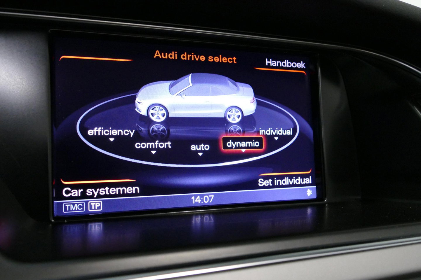 Audi S5 Cabriolet 3.0 TFSI quattro Pro Line / S Sportstoelen / Carbon interieur / Elektr. verstelbare voorstoelen (links met memory) / Bi-xenon verlichting / Magnetic Ride / Bang & Olufsen Sound System / Stoelverwarming / Luxe lederen bekleding / Navigatie / Clim