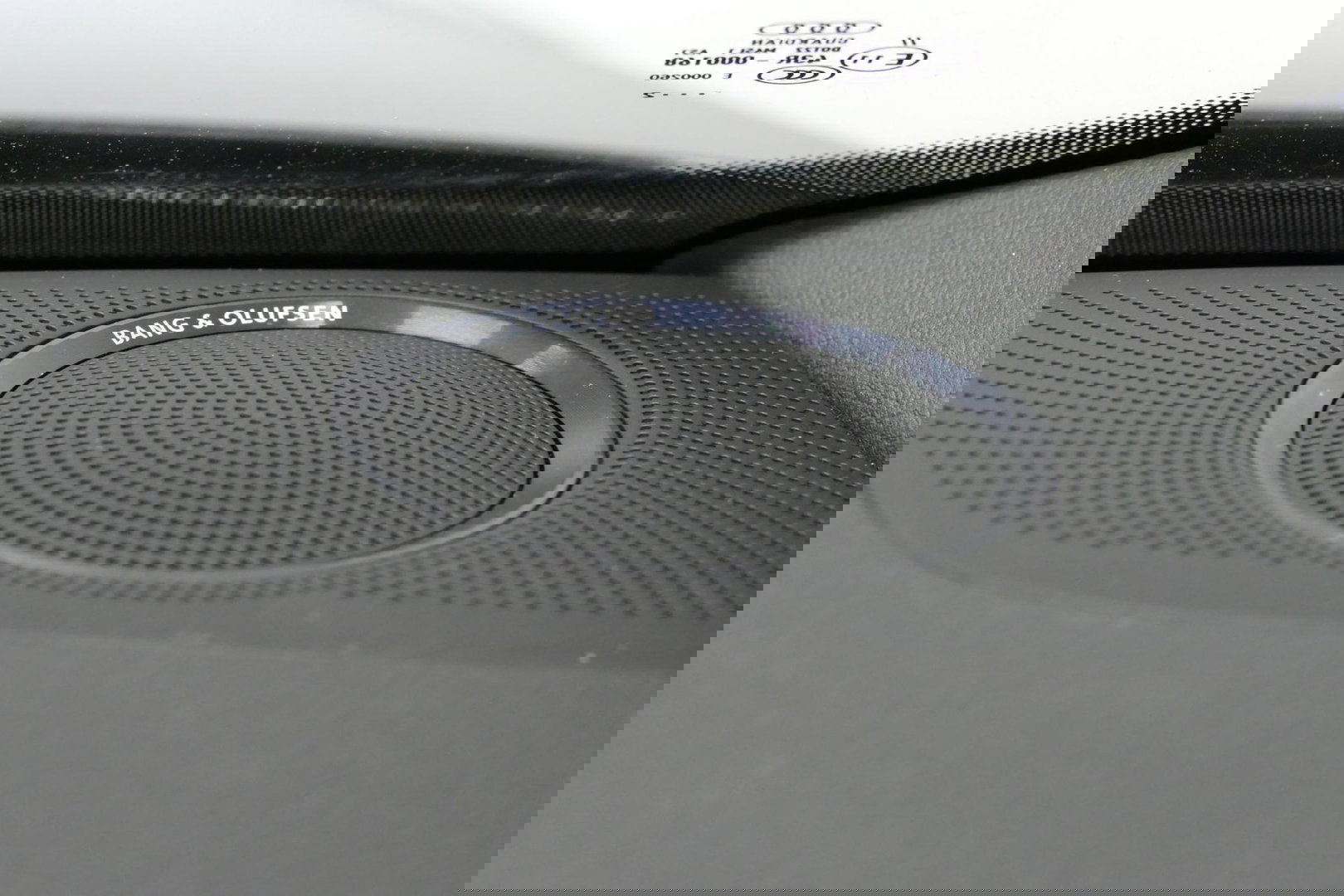 Audi S5 Cabriolet 3.0 TFSI quattro Pro Line / S Sportstoelen / Carbon interieur / Elektr. verstelbare voorstoelen (links met memory) / Bi-xenon verlichting / Magnetic Ride / Bang & Olufsen Sound System / Stoelverwarming / Luxe lederen bekleding / Navigatie / Clim