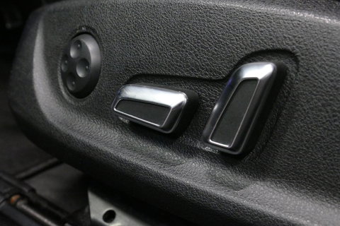 Audi S5 Cabriolet 3.0 TFSI quattro Pro Line / S Sportstoelen / Carbon interieur / Elektr. verstelbare voorstoelen (links met memory) / Bi-xenon verlichting / Magnetic Ride / Bang & Olufsen Sound System / Stoelverwarming / Luxe lederen bekleding / Navigatie / Clim