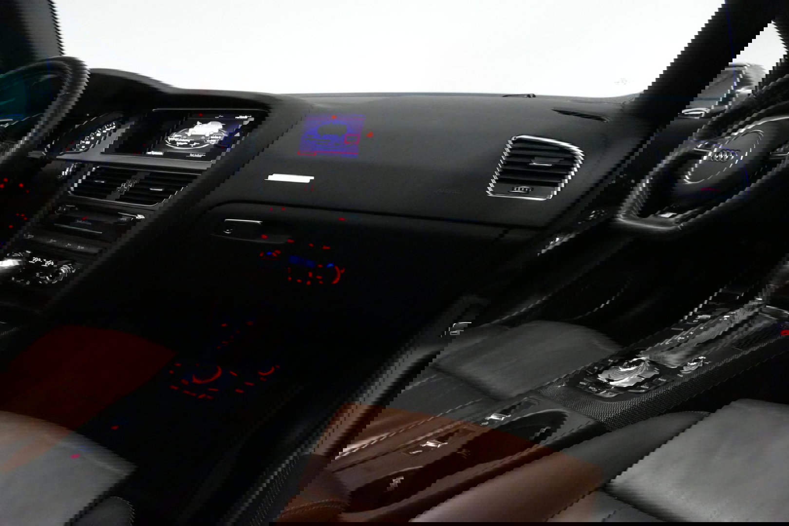 Audi S5 Cabriolet 3.0 TFSI quattro Pro Line / S Sportstoelen / Carbon interieur / Elektr. verstelbare voorstoelen (links met memory) / Bi-xenon verlichting / Magnetic Ride / Bang & Olufsen Sound System / Stoelverwarming / Luxe lederen bekleding / Navigatie / Clim