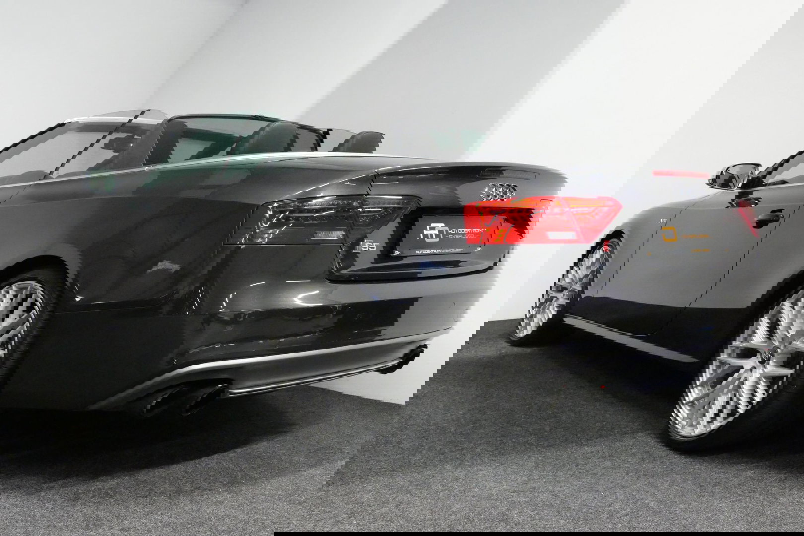 Audi S5 Cabriolet 3.0 TFSI quattro Pro Line / S Sportstoelen / Carbon interieur / Elektr. verstelbare voorstoelen (links met memory) / Bi-xenon verlichting / Magnetic Ride / Bang & Olufsen Sound System / Stoelverwarming / Luxe lederen bekleding / Navigatie / Clim