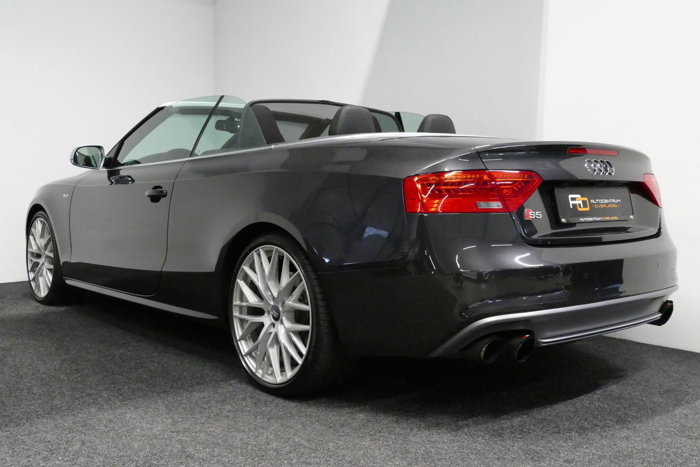 Audi S5 Cabriolet 3.0 TFSI quattro Pro Line / S Sportstoelen / Carbon interieur / Elektr. verstelbare voorstoelen (links met memory) / Bi-xenon verlichting / Magnetic Ride / Bang & Olufsen Sound System / Stoelverwarming / Luxe lederen bekleding / Navigatie / Clim