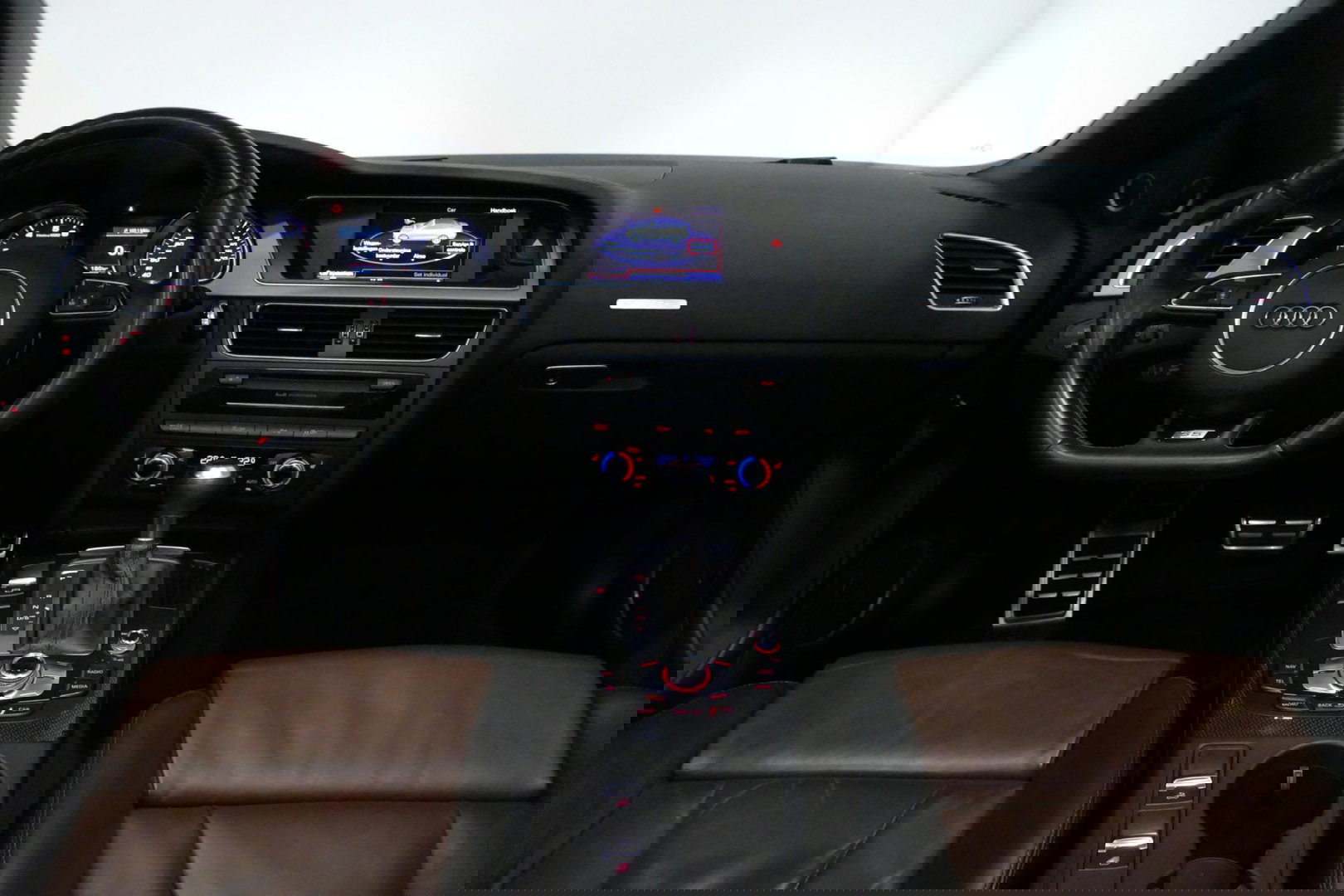 Audi S5 Cabriolet 3.0 TFSI quattro Pro Line / S Sportstoelen / Carbon interieur / Elektr. verstelbare voorstoelen (links met memory) / Bi-xenon verlichting / Magnetic Ride / Bang & Olufsen Sound System / Stoelverwarming / Luxe lederen bekleding / Navigatie / Clim