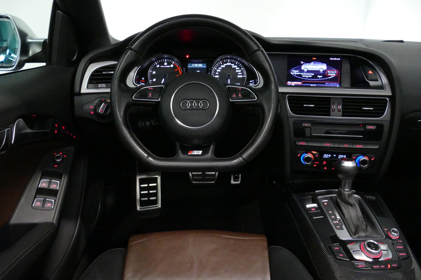 Audi S5 Cabriolet 3.0 TFSI quattro Pro Line / S Sportstoelen / Carbon interieur / Elektr. verstelbare voorstoelen (links met memory) / Bi-xenon verlichting / Magnetic Ride / Bang & Olufsen Sound System / Stoelverwarming / Luxe lederen bekleding / Navigatie / Clim