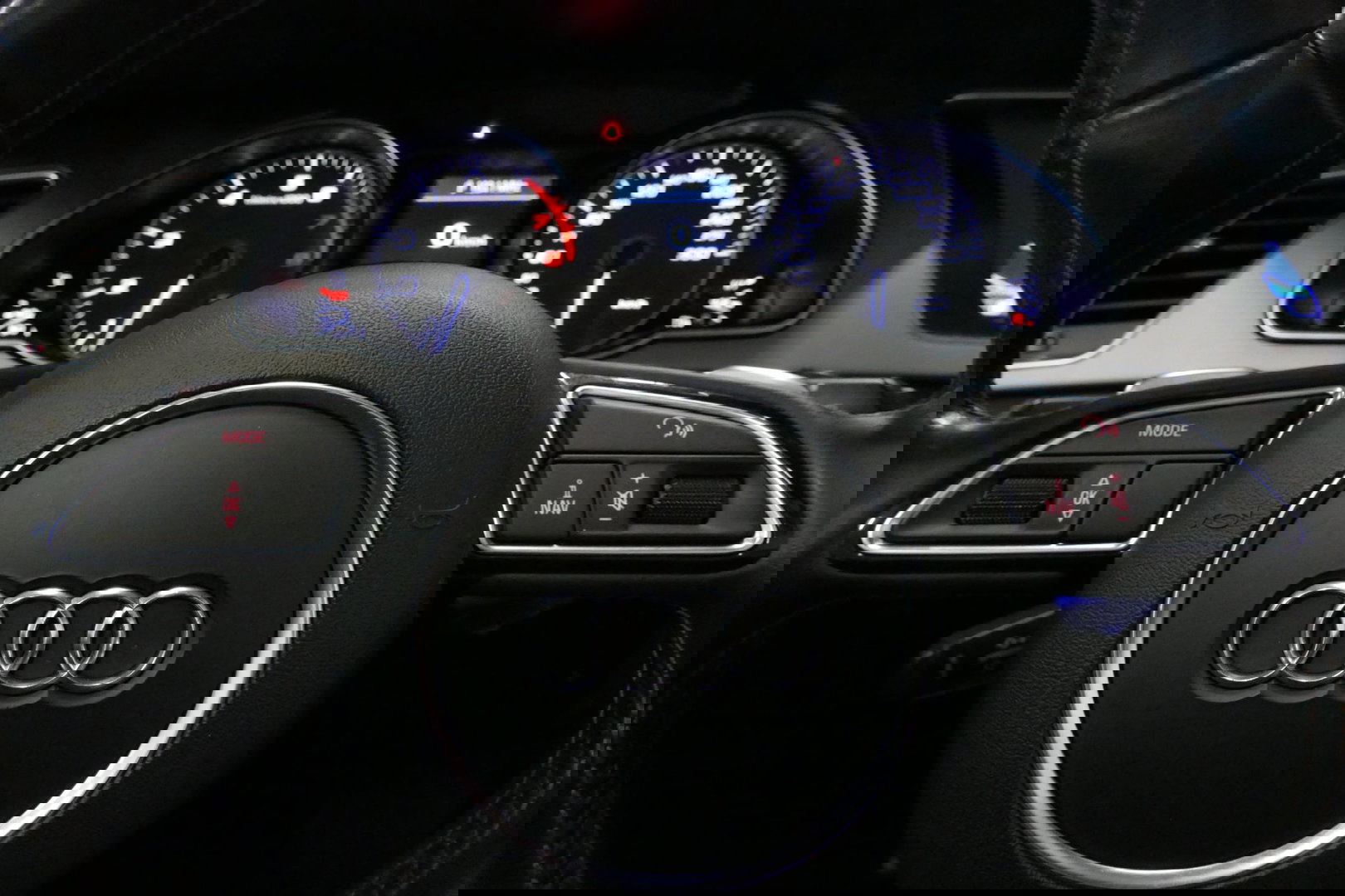 Audi S5 Cabriolet 3.0 TFSI quattro Pro Line / S Sportstoelen / Carbon interieur / Elektr. verstelbare voorstoelen (links met memory) / Bi-xenon verlichting / Magnetic Ride / Bang & Olufsen Sound System / Stoelverwarming / Luxe lederen bekleding / Navigatie / Clim