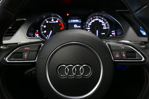 Audi S5 Cabriolet 3.0 TFSI quattro Pro Line / S Sportstoelen / Carbon interieur / Elektr. verstelbare voorstoelen (links met memory) / Bi-xenon verlichting / Magnetic Ride / Bang & Olufsen Sound System / Stoelverwarming / Luxe lederen bekleding / Navigatie / Clim