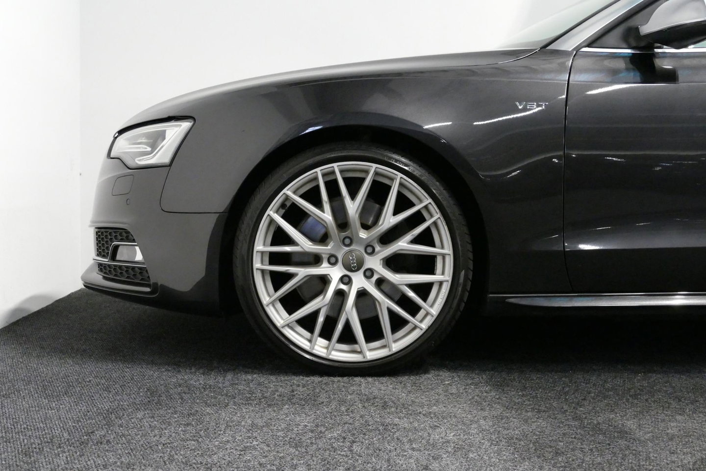 Audi S5 Cabriolet 3.0 TFSI quattro Pro Line / S Sportstoelen / Carbon interieur / Elektr. verstelbare voorstoelen (links met memory) / Bi-xenon verlichting / Magnetic Ride / Bang & Olufsen Sound System / Stoelverwarming / Luxe lederen bekleding / Navigatie / Clim