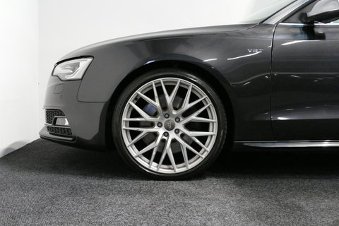 Audi S5 Cabriolet 3.0 TFSI quattro Pro Line / S Sportstoelen / Carbon interieur / Elektr. verstelbare voorstoelen (links met memory) / Bi-xenon verlichting / Magnetic Ride / Bang & Olufsen Sound System / Stoelverwarming / Luxe lederen bekleding / Navigatie / Clim